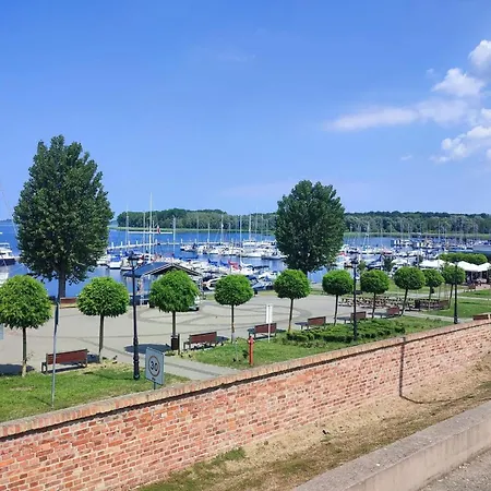 Single-story Homes In A Quiet Area *